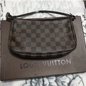 Louis Vuitton Damier cross body